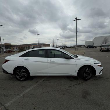 2025 Hyundai ELANTRA HEV SEL Sport