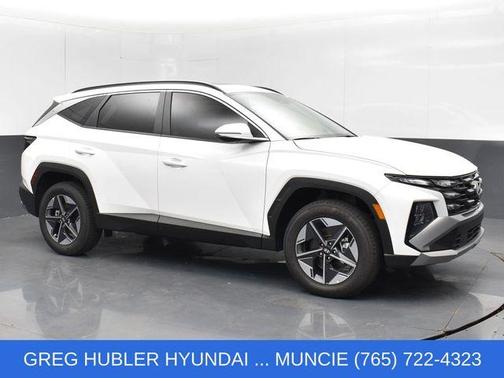 White Pearl 2025 Hyundai TUCSON SEL Convenience
