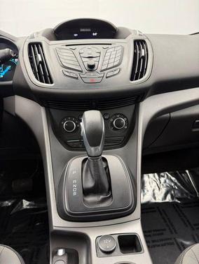 White Platinum 2014 Ford Escape SE