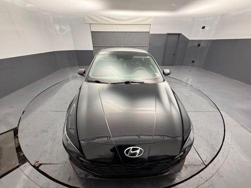 2021 Hyundai ELANTRA SE