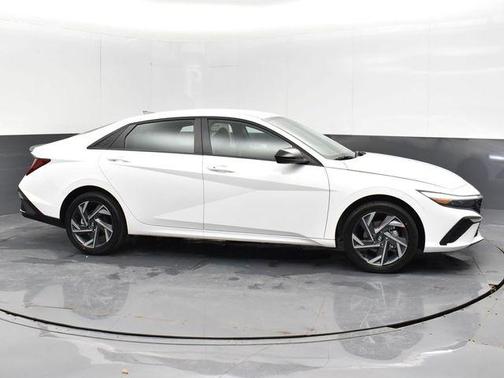 2025 Hyundai ELANTRA HEV SEL Sport