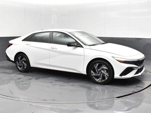 2025 Hyundai ELANTRA HEV SEL Sport