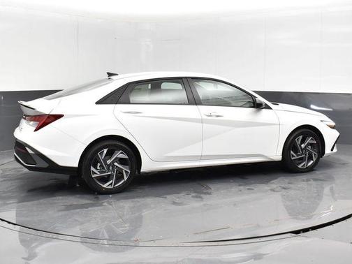 2025 Hyundai ELANTRA HEV SEL Sport