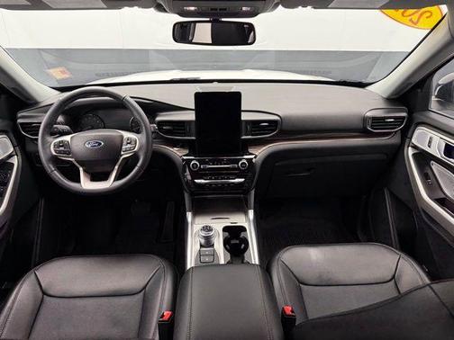 Star White 2023 Ford Explorer Limited