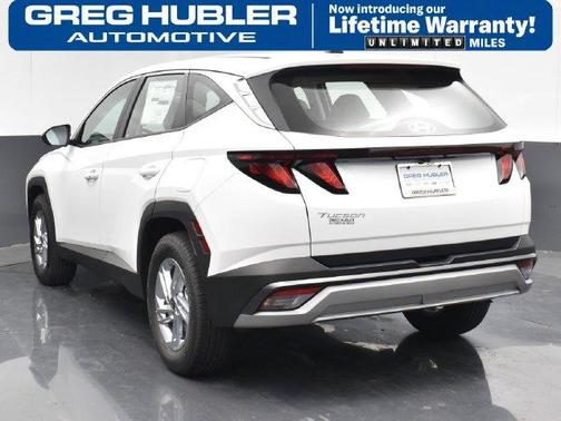 White Pearl 2026 Hyundai TUCSON SE