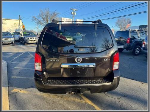 2012 Nissan Pathfinder LE