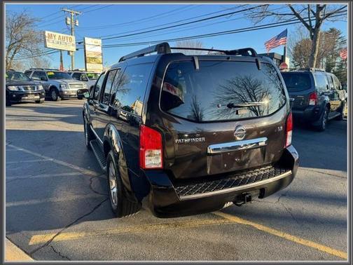 2012 Nissan Pathfinder LE