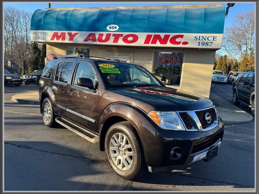 2012 Nissan Pathfinder LE