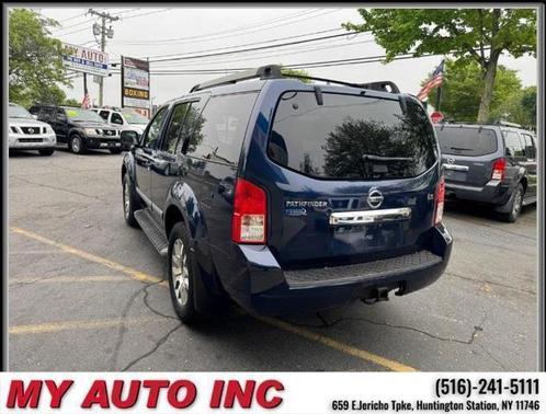 2011 Nissan Pathfinder LE