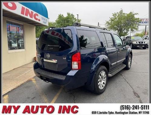 2011 Nissan Pathfinder LE