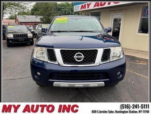 2011 Nissan Pathfinder LE