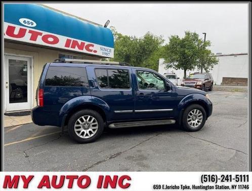 2011 Nissan Pathfinder LE