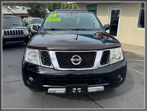 2010 Nissan Pathfinder LE