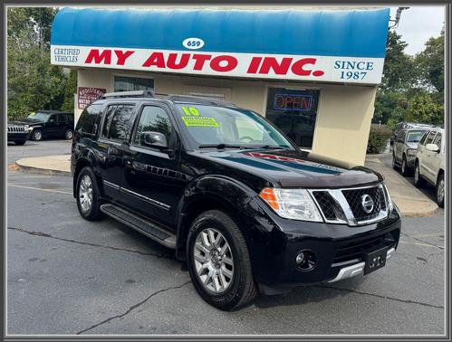 2010 Nissan Pathfinder LE
