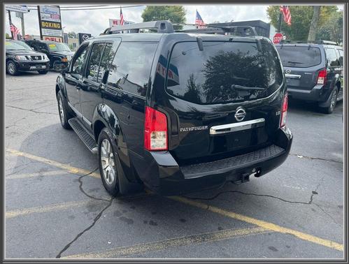 2010 Nissan Pathfinder LE