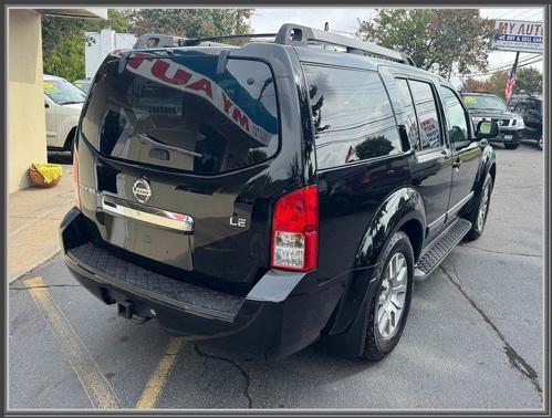 2010 Nissan Pathfinder LE
