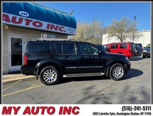 2010 Nissan Pathfinder LE