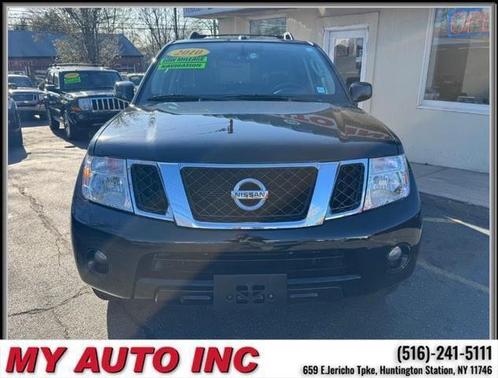 2010 Nissan Pathfinder LE