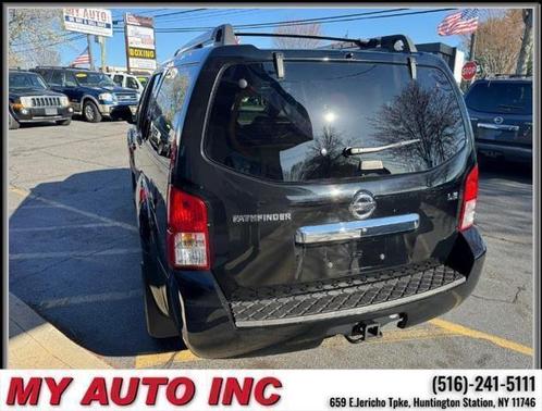 2010 Nissan Pathfinder LE