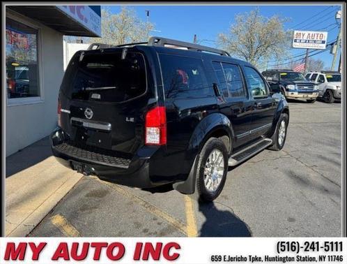 2010 Nissan Pathfinder LE