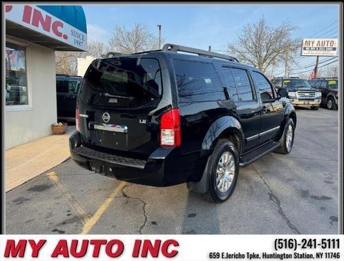 2012 Nissan Pathfinder LE