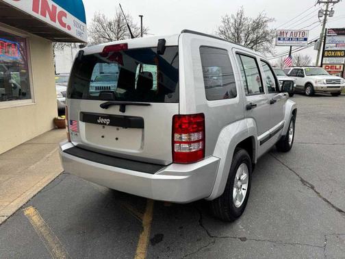 Bright Silver Metallic 2011 Jeep Liberty 4WD 4dr Sport