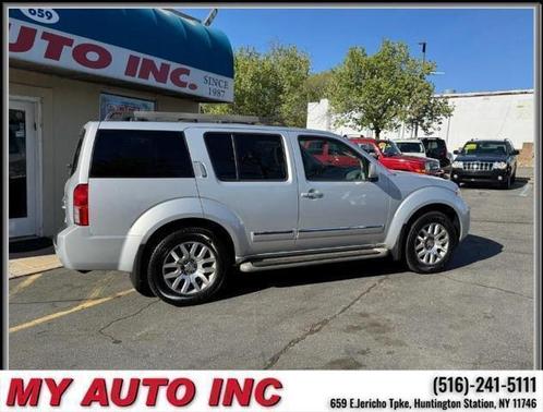 2011 Nissan Pathfinder LE