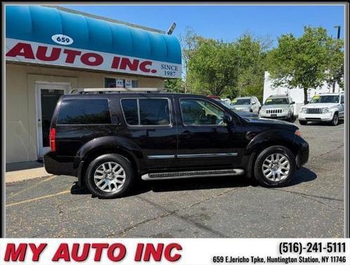 2011 Nissan Pathfinder LE