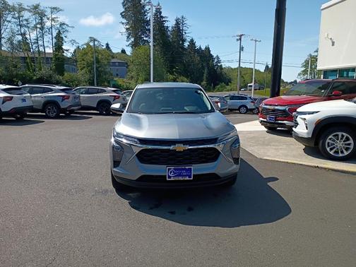 Sterling Gray Metallic 2026 Chevrolet Trax LS