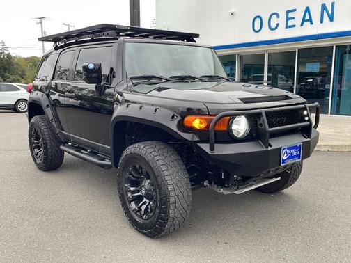 2014 Toyota FJ Cruiser Base