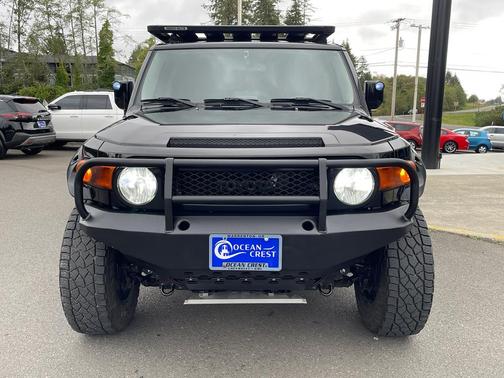 2014 Toyota FJ Cruiser Base