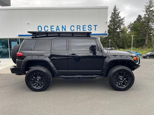2014 Toyota FJ Cruiser Base