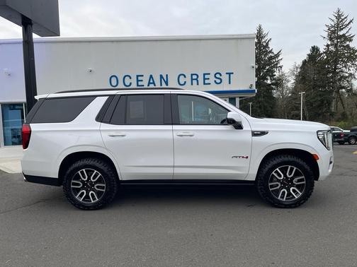 2023 GMC Yukon 4WD AT4
