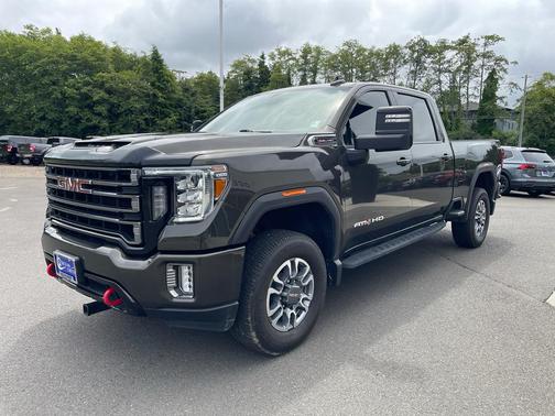 Forest Metallic 2022 GMC Sierra 2500 AT4
