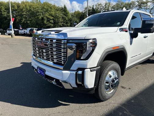 2025 GMC Sierra 3500 Denali