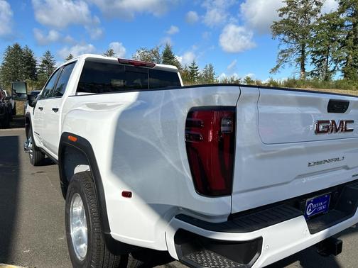 2025 GMC Sierra 3500 Denali