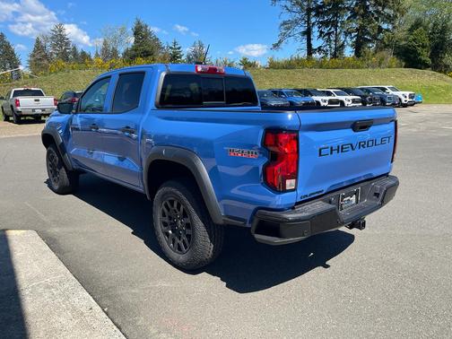 Reef Blue Metallic 2026 Chevrolet Colorado Trail Boss