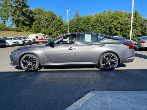 2023 Nissan Altima SR FWD