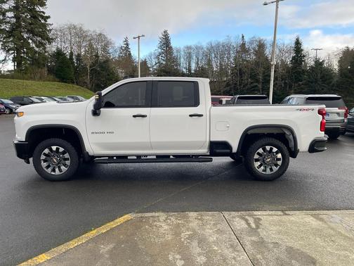 2022 Chevrolet Silverado 2500 Custom