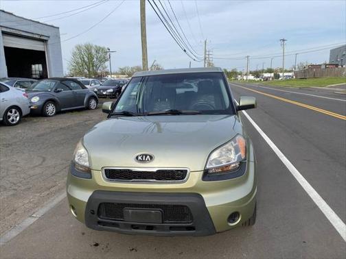 2011 Kia Soul +