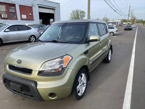 2011 Kia Soul +