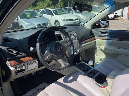 2010 Subaru Outback 2.5 i Premium