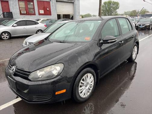 2010 Volkswagen Golf 4-Door