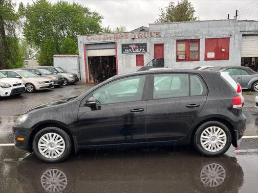 2010 Volkswagen Golf 4-Door