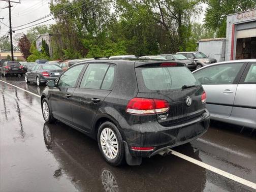 2010 Volkswagen Golf 4-Door