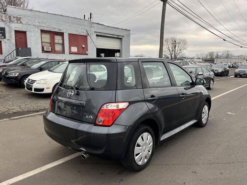 2006 Scion xA Base 4dr Hatchback w/Automatic