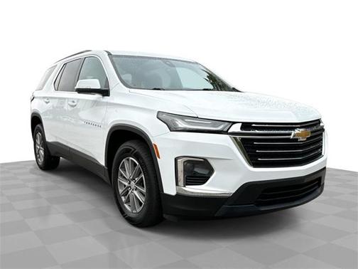 2022 Chevrolet Traverse LT Cloth