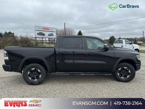 Diamond Black Crystal Pearlcoat 2019 RAM 1500 Rebel