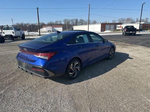 2025 Hyundai ELANTRA SEL