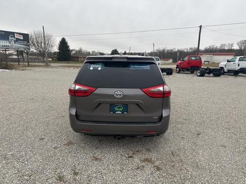 2020 Toyota Sienna XLE